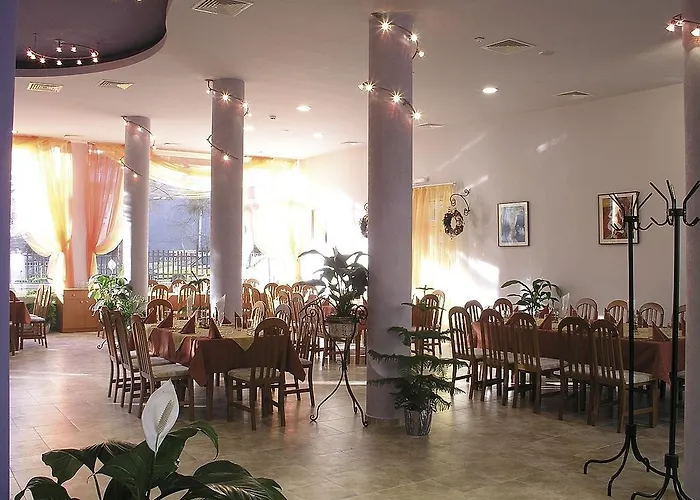 Хотел хотел дружба